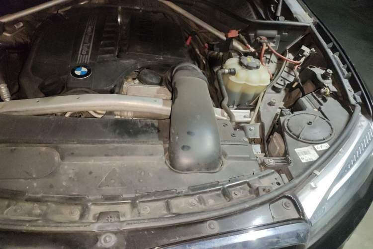 Used BMW X5 2014 xDrive35i Leading Model Engine Bay Left
