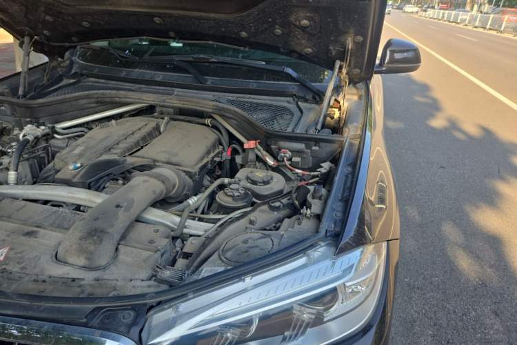Used BMW X5 2014 xDrive35i Elegant Edition Engine Bay Left
