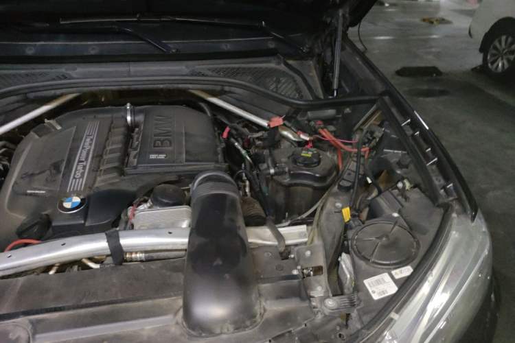 Used BMW X5 2014 xDrive35i Elegant Edition Engine Bay Left