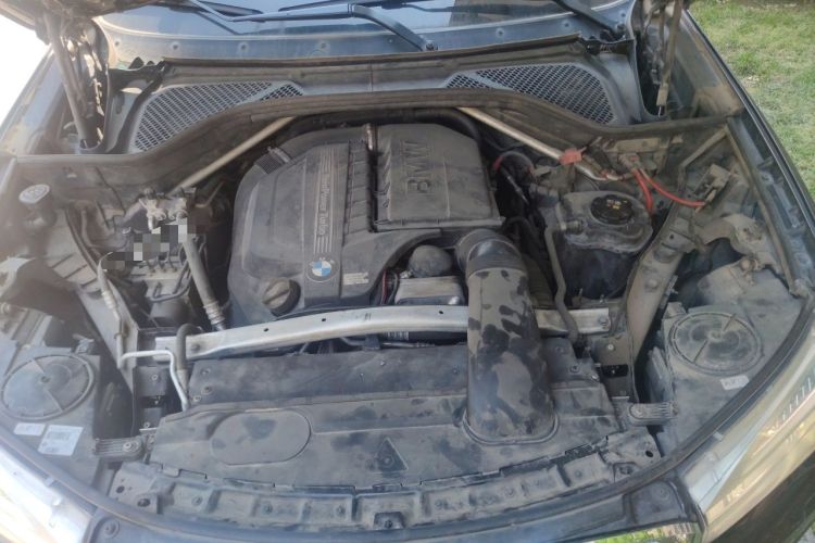 Used BMW X5 2014 xDrive35i Elegant Edition Engine Bay