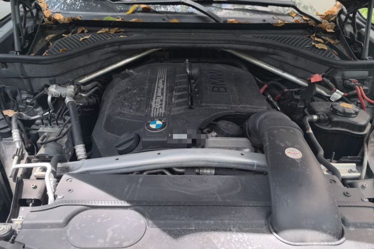 Used BMW X5 2014 xDrive35i Leading Model Engine Bay