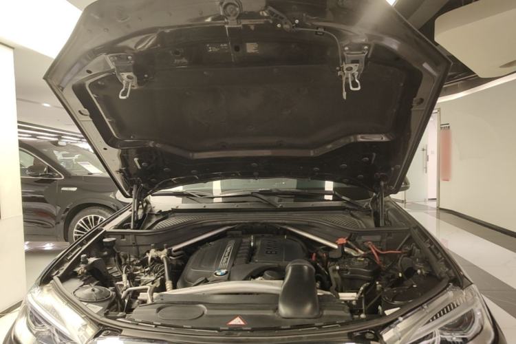 Used BMW X5 2014 xDrive35i Elegant Edition Engine Bay