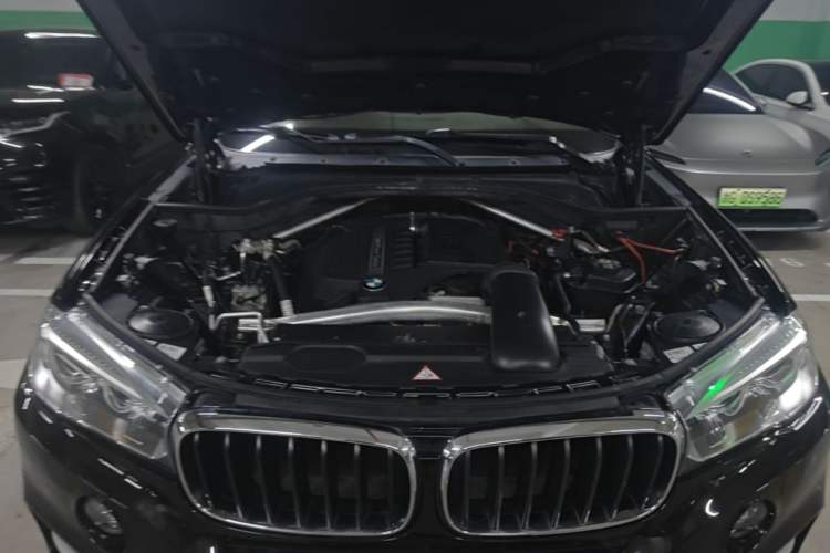 Used BMW X5 2014 xDrive35i Elegant Edition Engine Bay