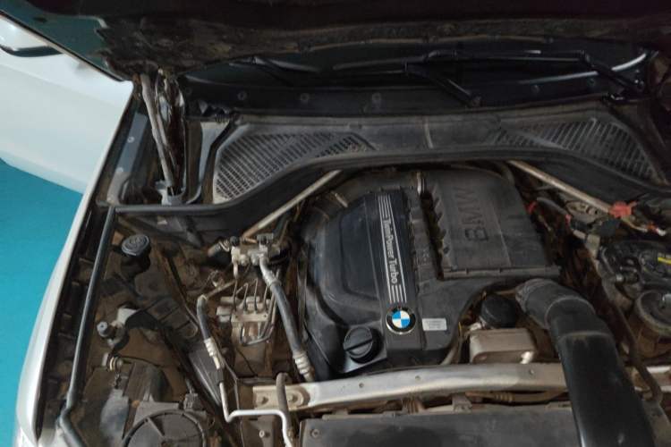 Used BMW X5 2014 xDrive35i Leading Model Engine Bay Right