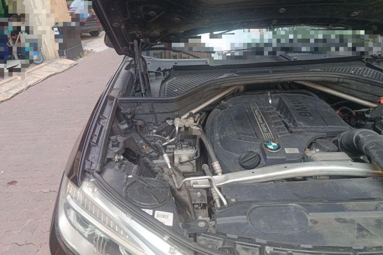 Used BMW X5 2014 xDrive35i Elegant Edition Engine Bay Right