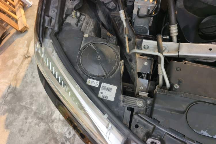 Used BMW X5 2014 xDrive35i Leading Model Engine Bay Right