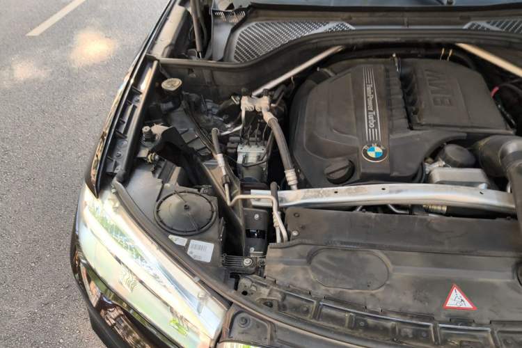 Used BMW X5 2014 xDrive35i Elegant Edition Engine Bay Right