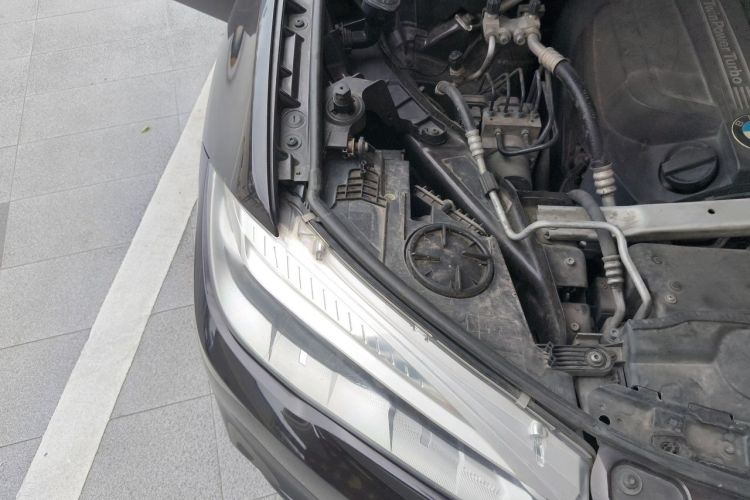 Used BMW X5 2014 xDrive35i Elegant Edition Engine Bay Right
