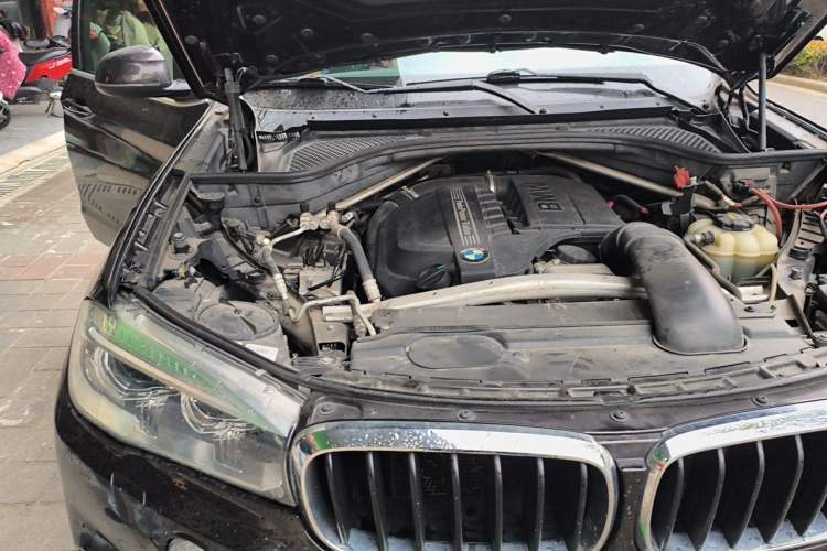 Used BMW X5 2014 xDrive35i Elegant Edition Engine Bay Right