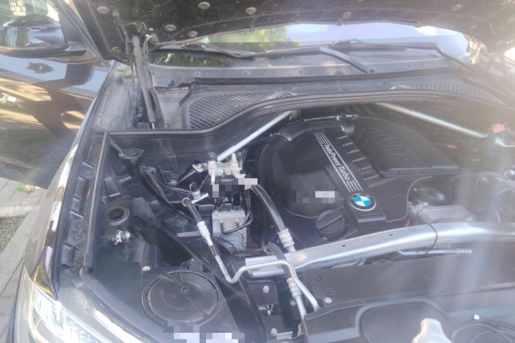Used BMW X5 2014 xDrive35i Leading Model Engine Bay Right