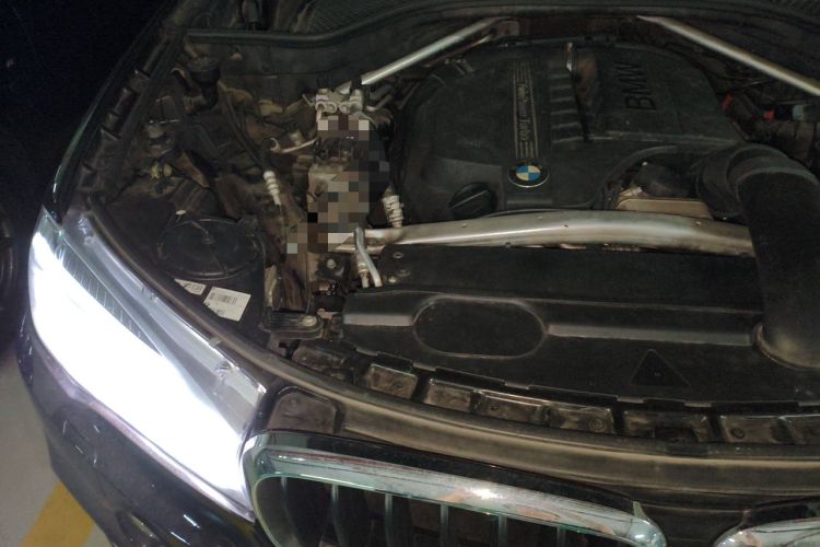 Used BMW X5 2014 xDrive35i Luxury Edition Engine Bay Right