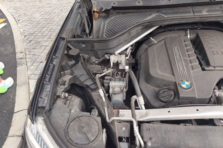 Used BMW X5 2014 xDrive35i Leading Model Engine Bay Right