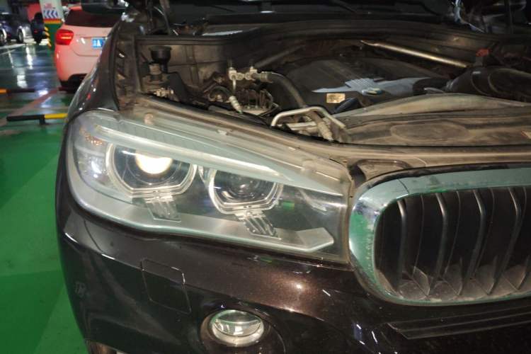 Used BMW X5 2014 xDrive35i Elegant Edition Engine Bay Right