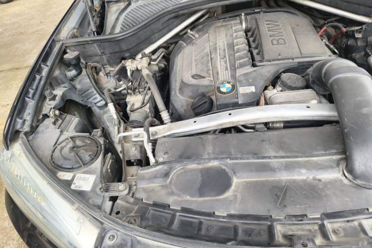 Used BMW X5 2014 xDrive35i Elegant Edition Engine Bay Right