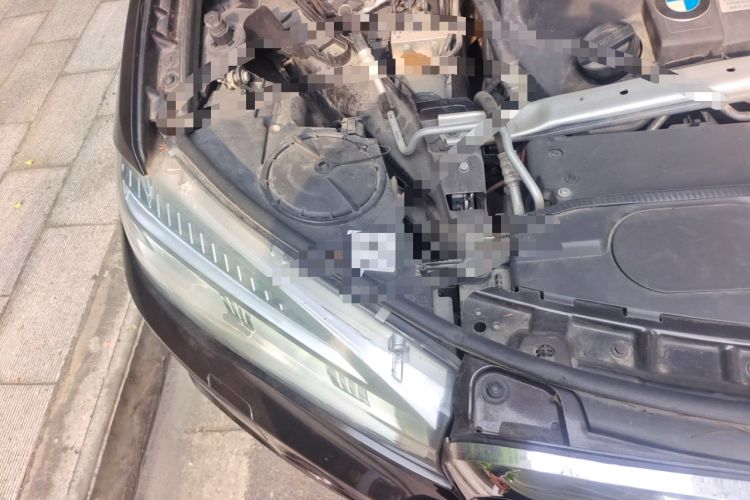 Used BMW X5 2014 xDrive35i U.S. specification Engine Bay Right