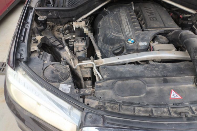Used BMW X5 2014 xDrive35i Luxury Edition Engine Bay Right