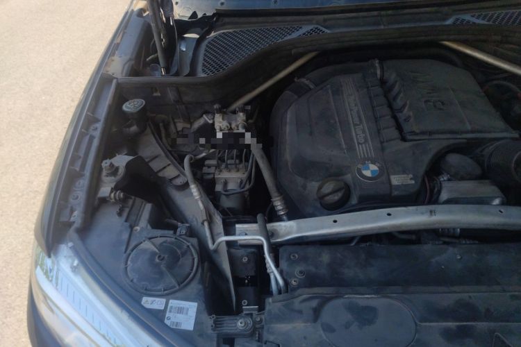Used BMW X5 2014 xDrive35i Elegant Edition Engine Bay Right