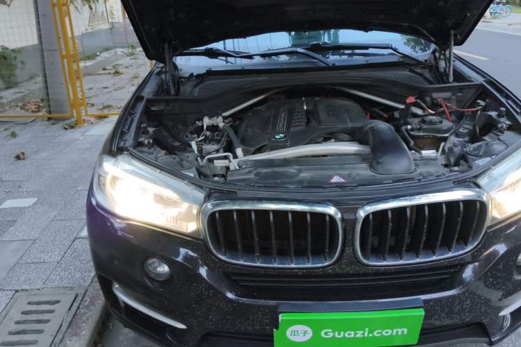 Used BMW X5 2014 xDrive35i Elegant Edition Engine Bay Right