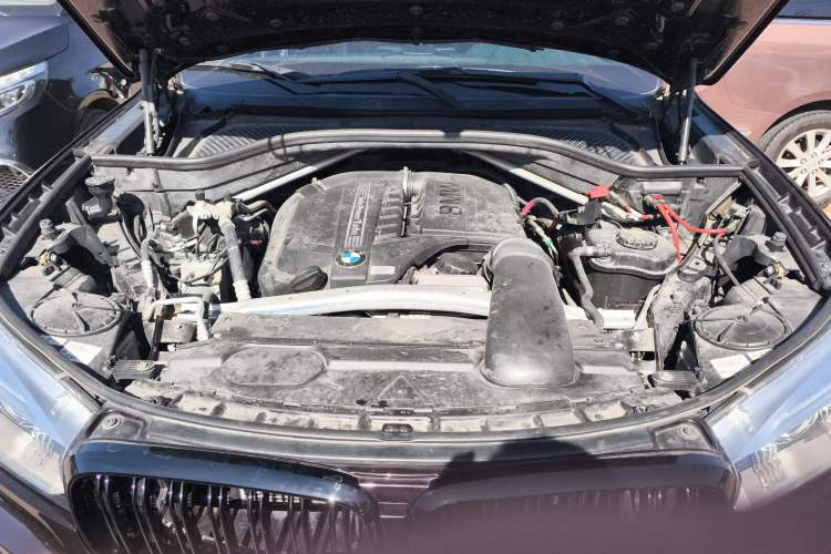 Used BMW X5 2014 xDrive35i Elegant Edition Engine Bay