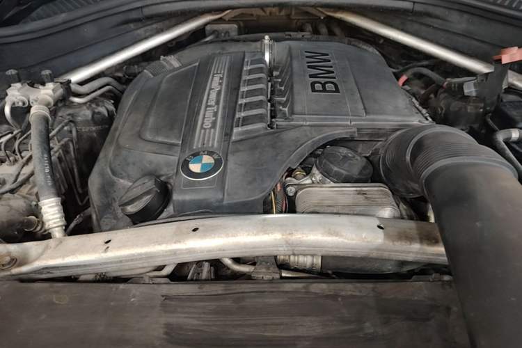 Used BMW X5 2014 xDrive35i Elegant Edition Engine Bay