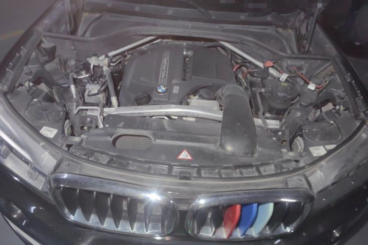 Used BMW X5 2014 xDrive35i Leading Model Engine Bay
