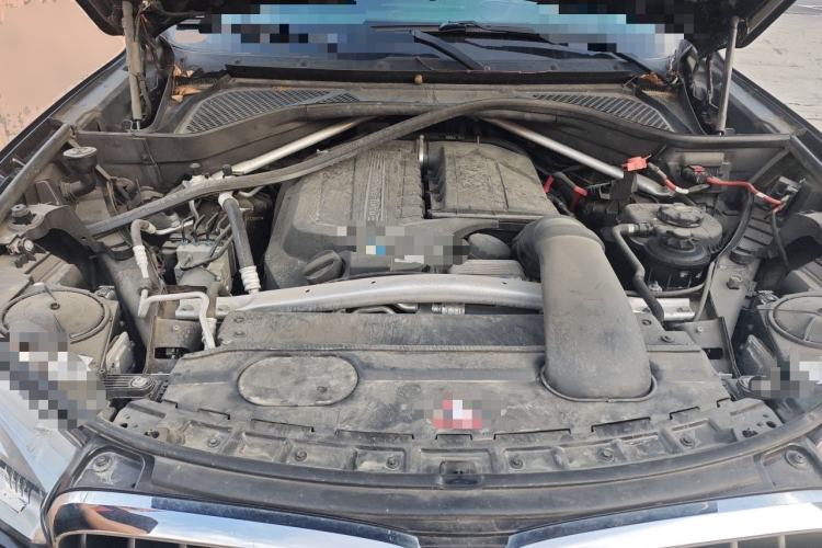 Used BMW X5 2014 xDrive35i Leading Model Engine Bay