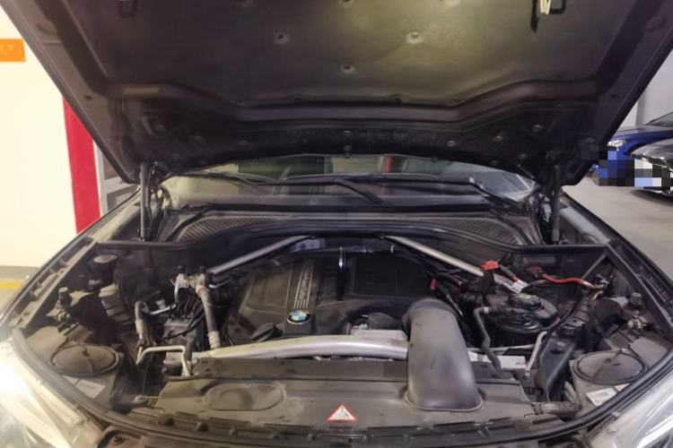 Used BMW X5 2014 xDrive35i Luxury Edition Engine Bay