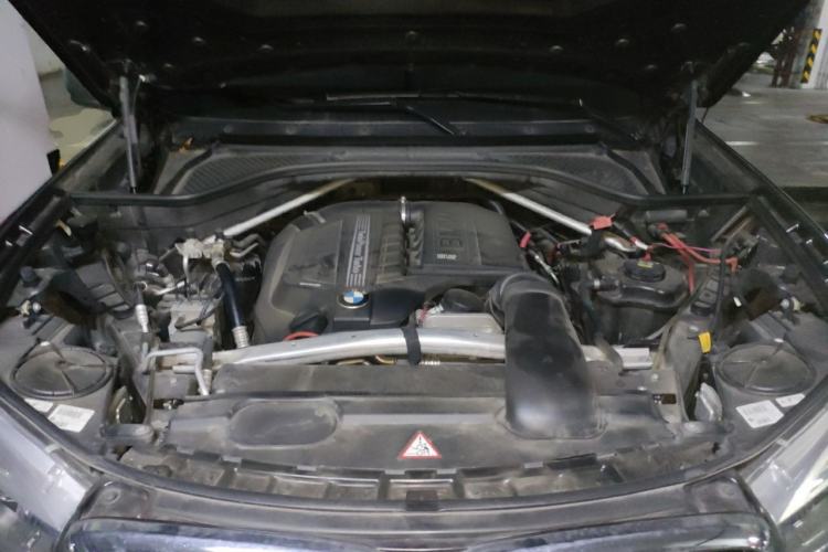 Used BMW X5 2014 xDrive35i Elegant Edition Engine Bay
