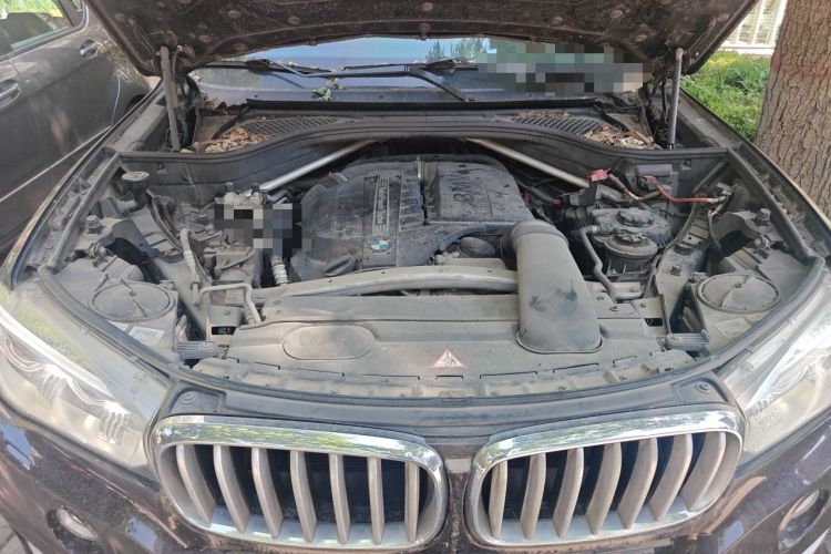 Used BMW X5 2014 xDrive35i Leading Model Engine Bay