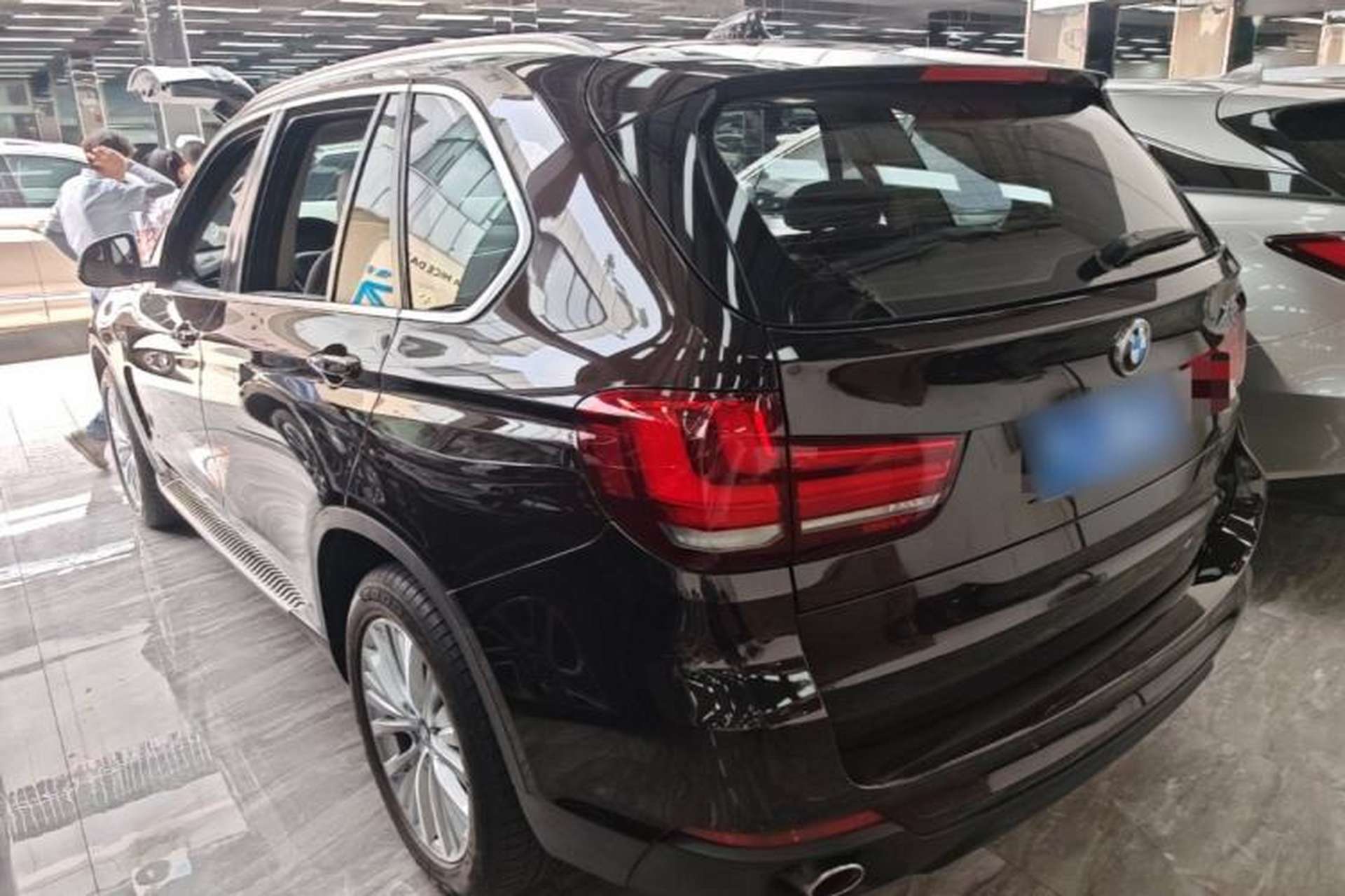 Used BMW X5 2014 xDrive35i Leading Model Exterior 2