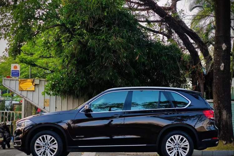 Used BMW X5 2014 xDrive35i Luxury Edition Exterior 2