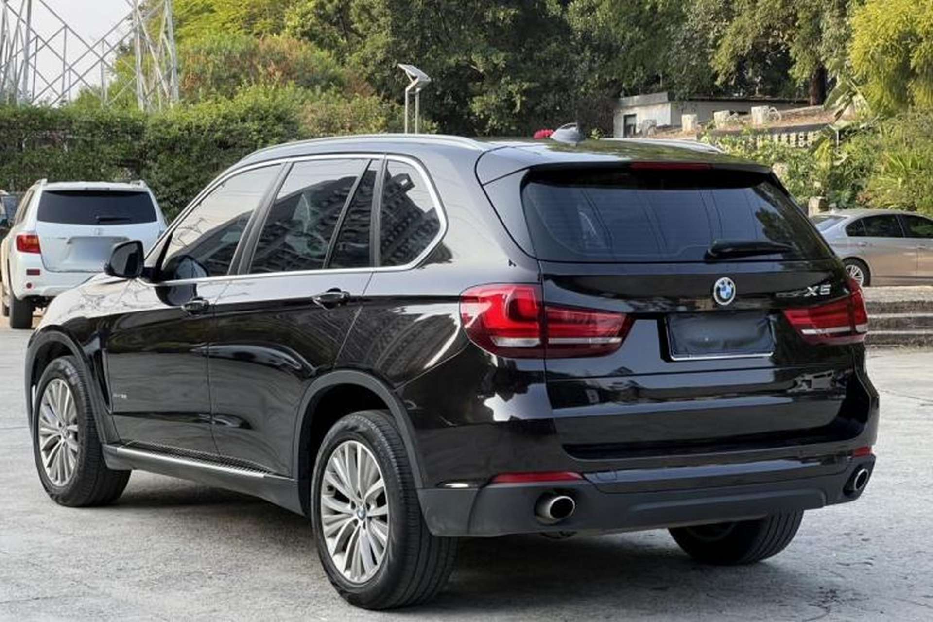Used BMW X5 2014 xDrive35i Leading Model Exterior 3