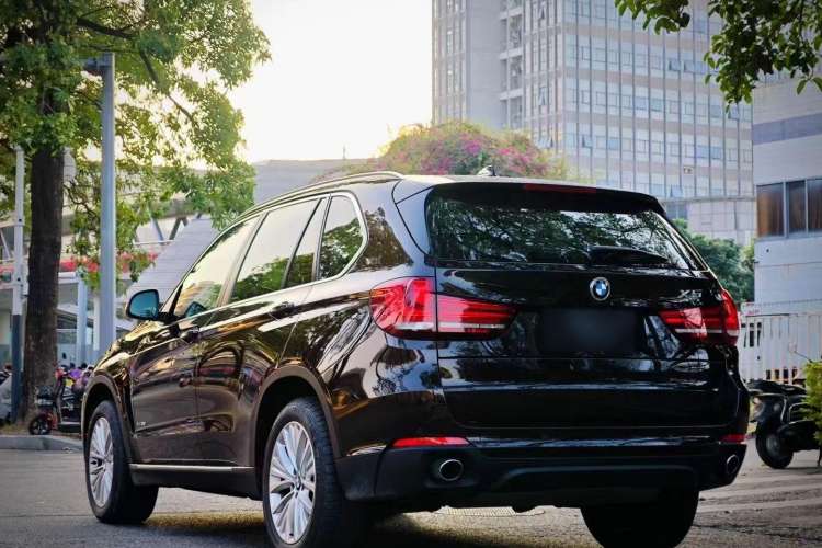 Used BMW X5 2014 xDrive35i Luxury Edition Exterior 3