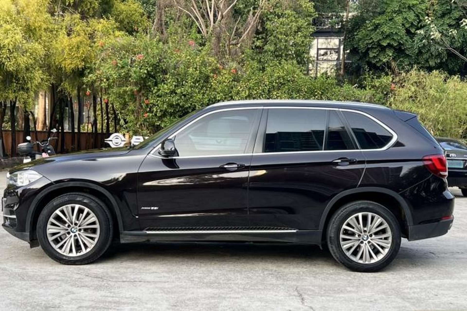 Used BMW X5 2014 xDrive35i Leading Model Exterior 4