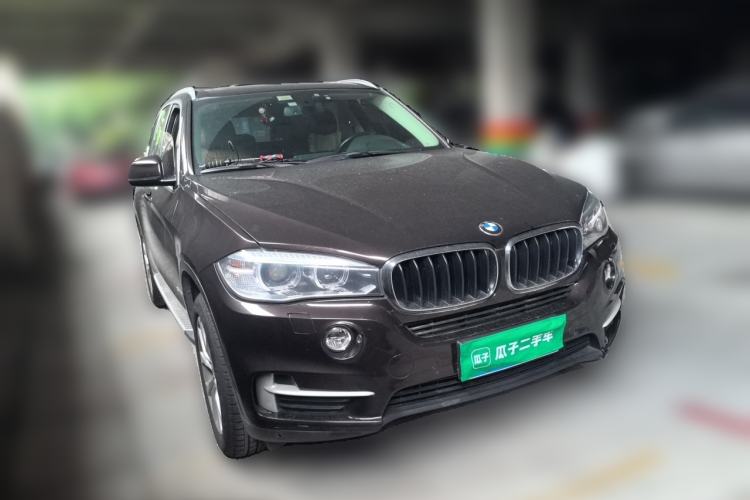 Used BMW X5 2014 xDrive35i Leading Model Front Right 45 Deg