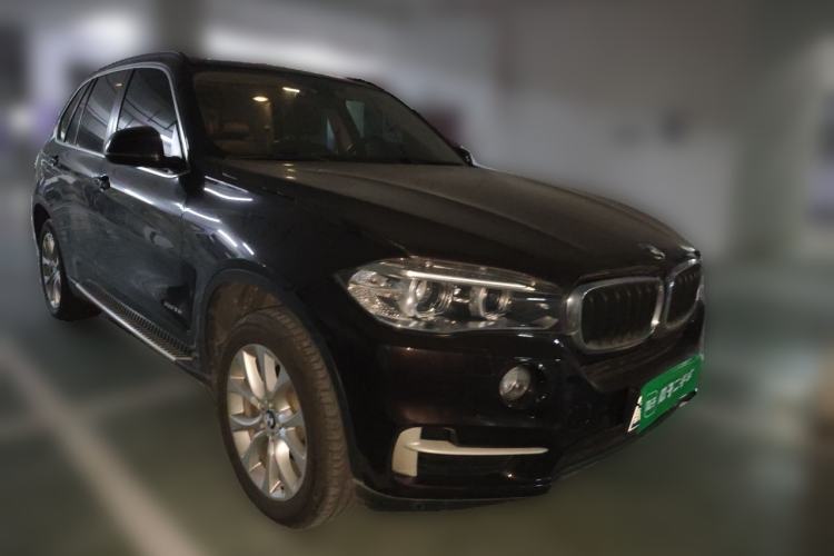Used BMW X5 2014 xDrive35i Elegant Edition Front Right 45 Deg