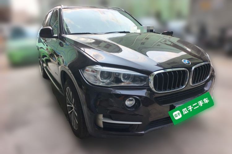 Used BMW X5 2014 xDrive35i Leading Model Front Right 45 Deg