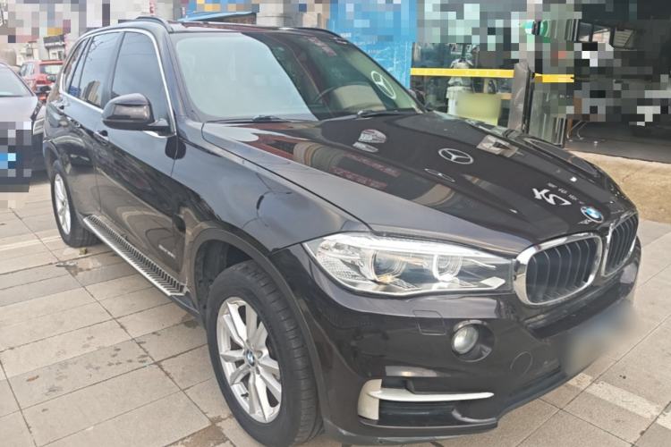 Used BMW X5 2014 xDrive35i Elegant Edition Front Right 45 Deg