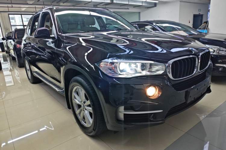 Used BMW X5 2014 xDrive35i Elegant Edition Front Right 45 Deg