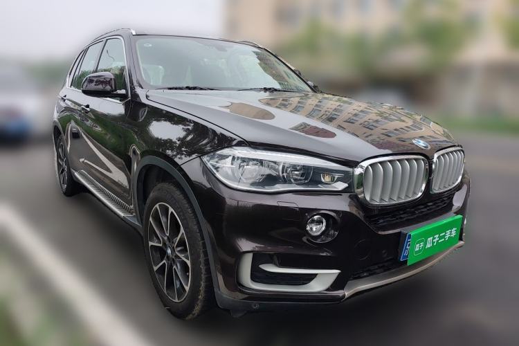 Used BMW X5 2014 xDrive35i Luxury Edition Front Right 45 Deg