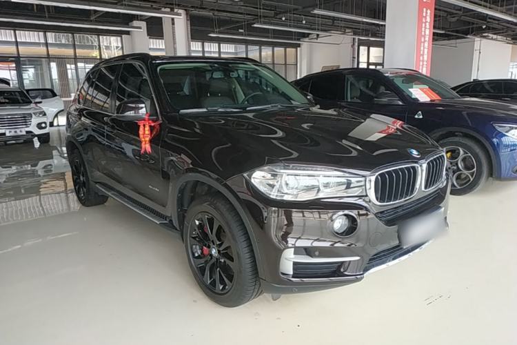 Used BMW X5 2014 xDrive35i Elegant Edition Front Right 45 Deg