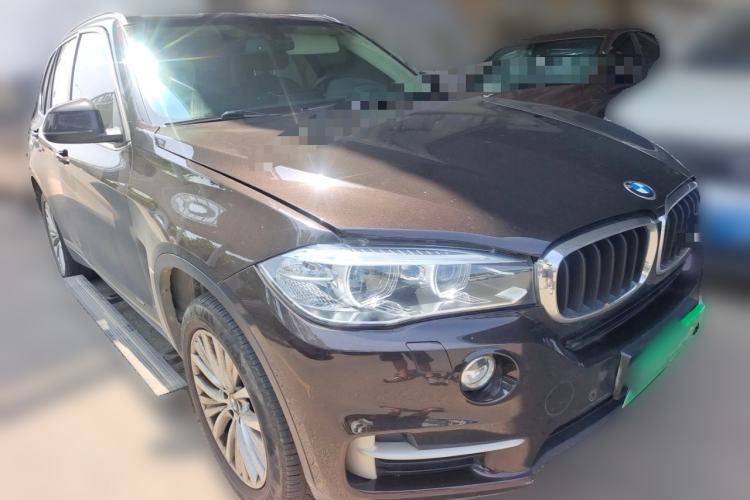 Used BMW X5 2014 xDrive35i Luxury Edition Front Right 45 Deg