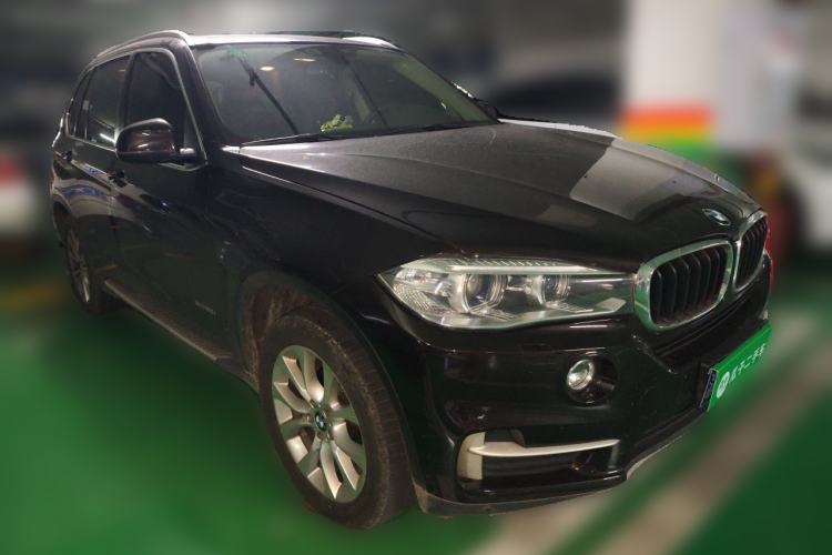Used BMW X5 2014 xDrive35i Elegant Edition Front Right 45 Deg