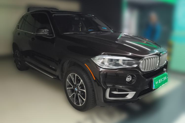 Used BMW X5  Front Right 45 Deg