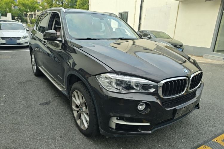 Used BMW X5 2014 xDrive35i Elegant Edition Front Right 45 Deg