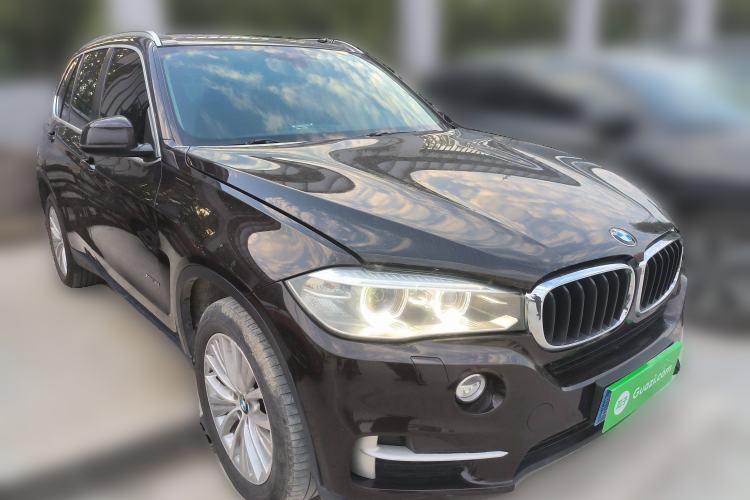 Used BMW X5 2014 xDrive35i Luxury Edition Front Right 45 Deg