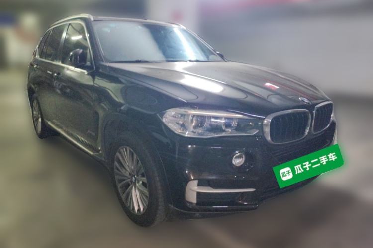 Used BMW X5 2014 xDrive35i Leading Model Front Right 45 Deg