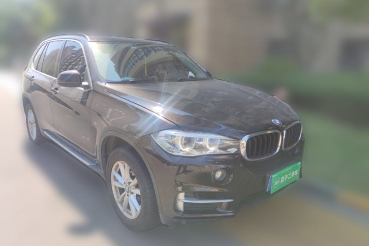 Used BMW X5 2014 xDrive35i Elegant Edition Front Right 45 Deg