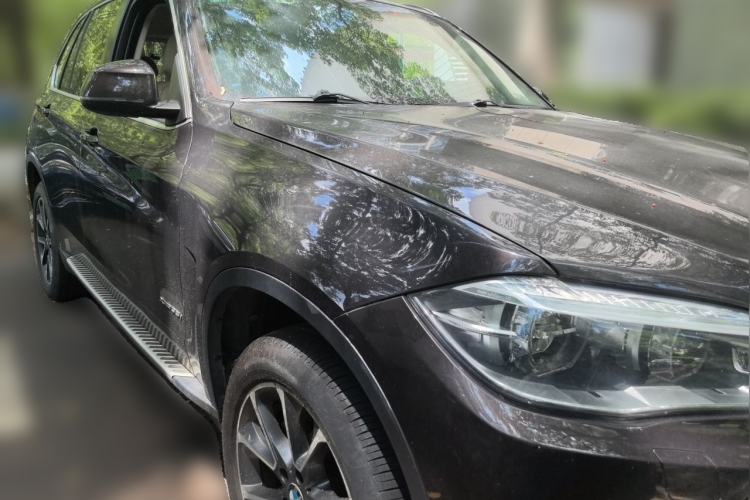 Used BMW X5 2014 xDrive35i Leading Model Front Right 45 Deg