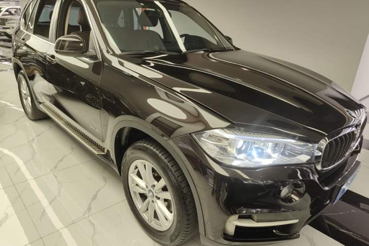 Used BMW X5 2014 xDrive35i Elegant Edition Front Right 45 Deg